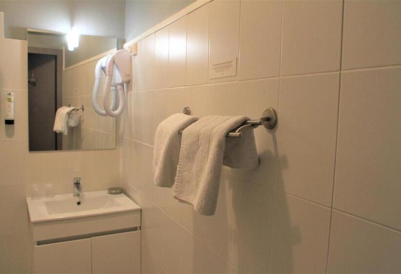 Номер Стандарт, Logis Hôtel Pontet Hostellerie Maleville