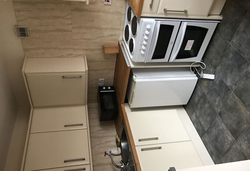 Номер Стандарт Трехместный, Sheil Suites