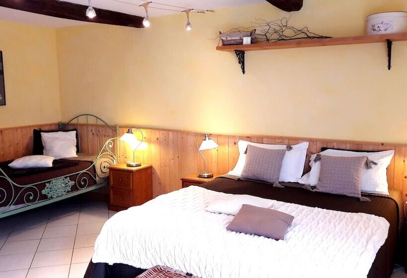 اتاق استاندارد, Logis Hotel La Grange Du Relais