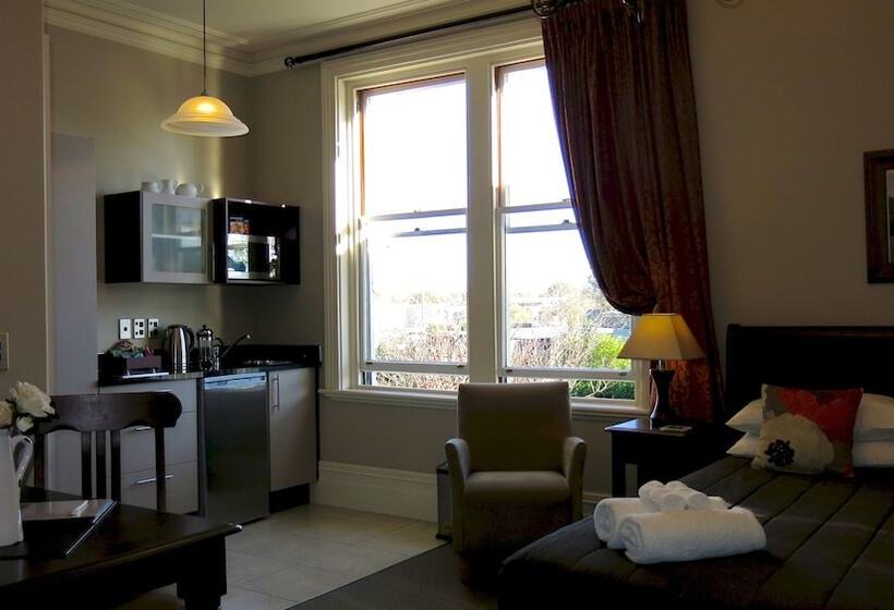 Студия Стандарт, Merivale Manor