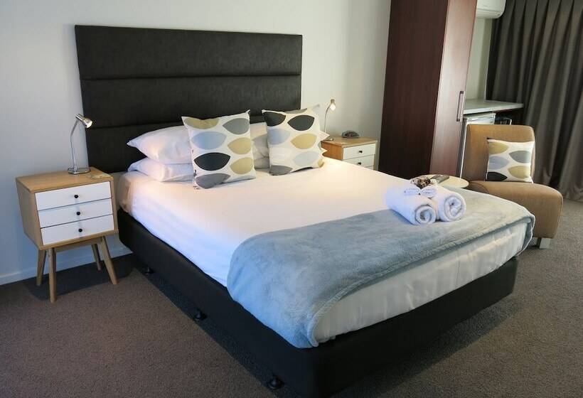 شقة 3 غرف, Merivale Manor
