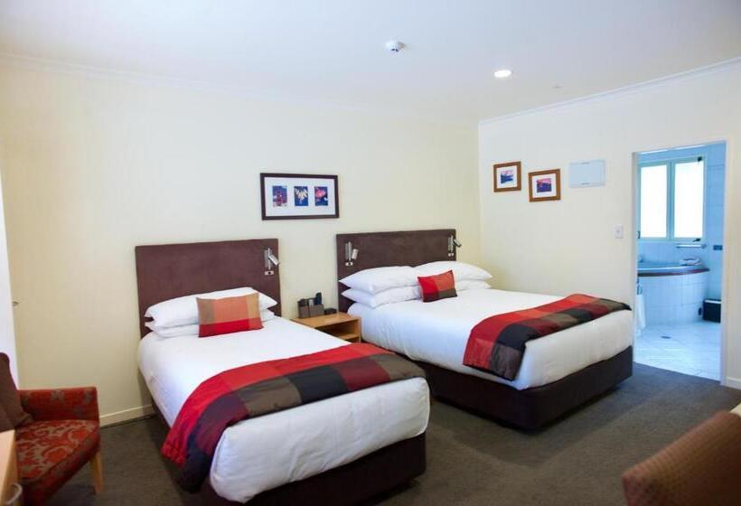 استودیوی استاندارد, Regal Palms Resort