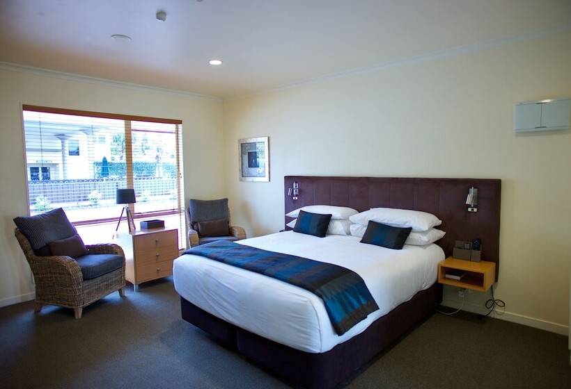 استودیوی سوپریور, Regal Palms Resort