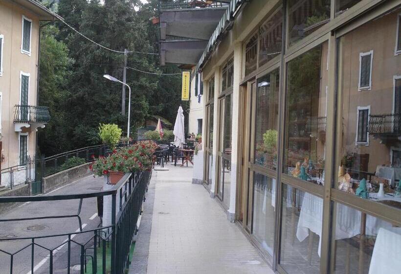 Номер Стандарт Трехместный, Ristorante Vittoria Dal 1920