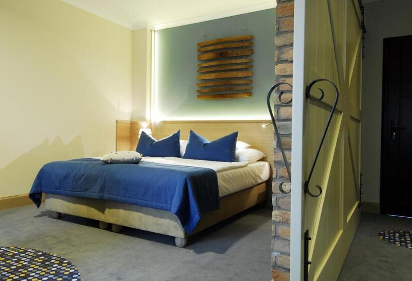Полулюкс с Балконом, Crocus Gere Bor Hotel Resort & Wine Spa