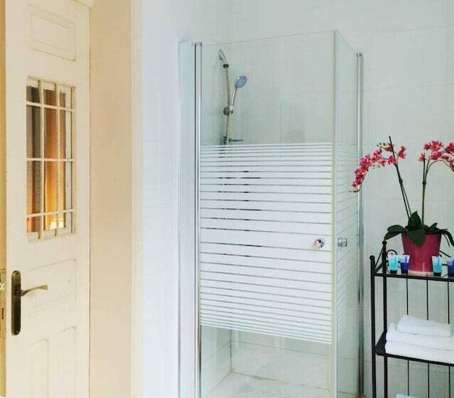 Habitación Estándar, Eden