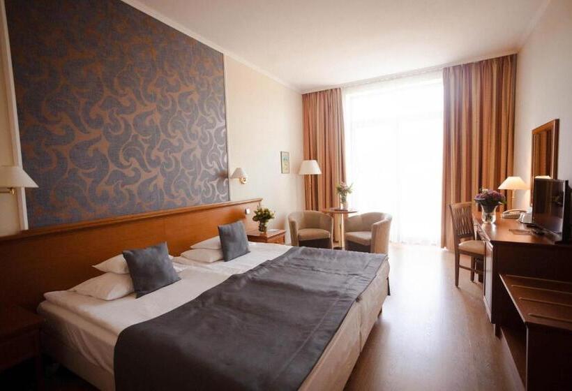 اتاق خانوادگی, Thermal Hotel Visegrád