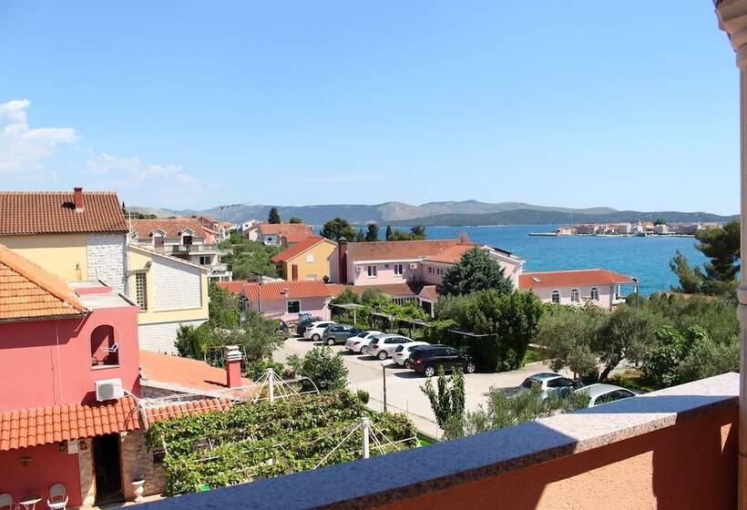 آپارتمان 1 خوابه, Villa Rosa