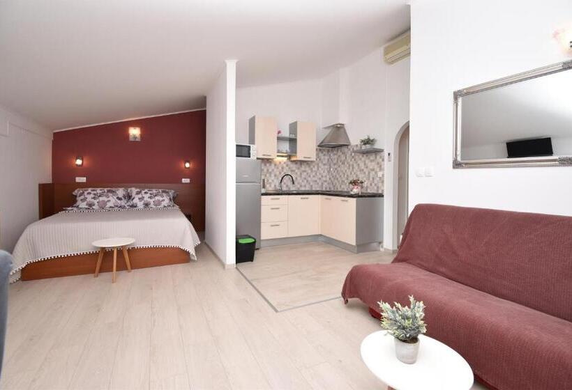 استودیوی استاندارد با چشم‌انداز دریا, Villa Rosa