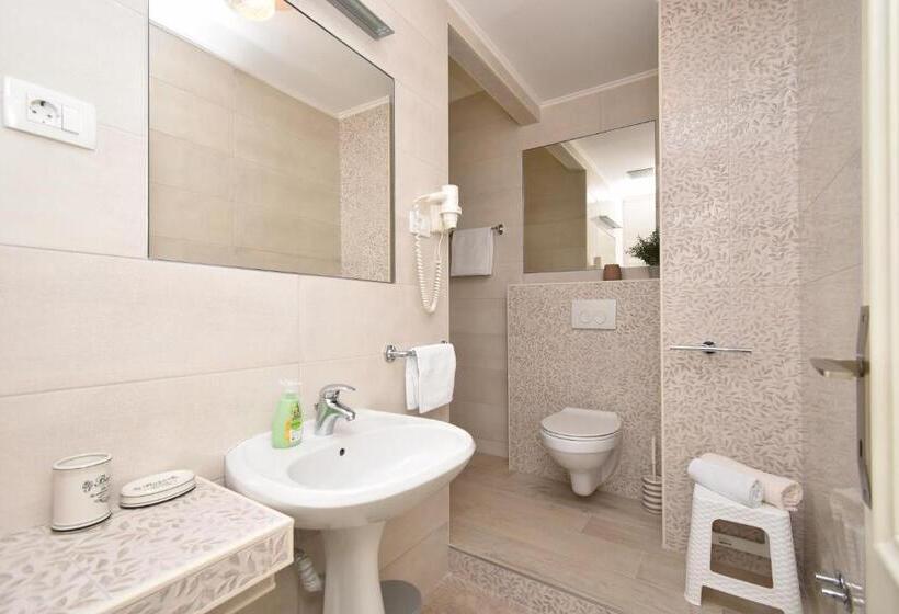 استودیوی استاندارد با چشم‌انداز دریا, Villa Rosa