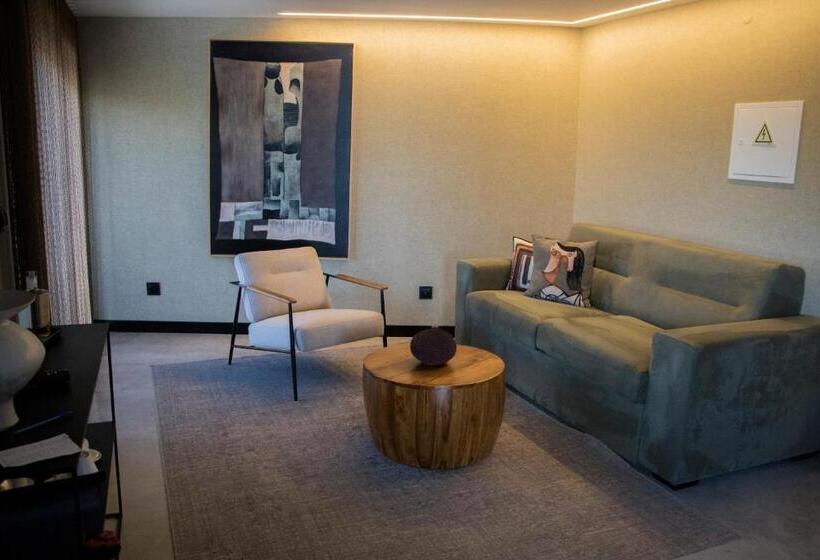스위트, Well Hotel & Spa