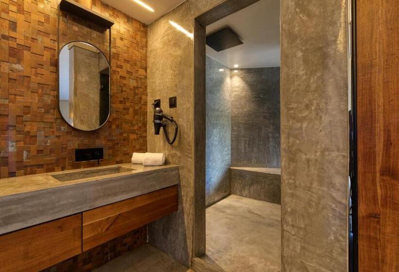 스위트, Well Hotel & Spa