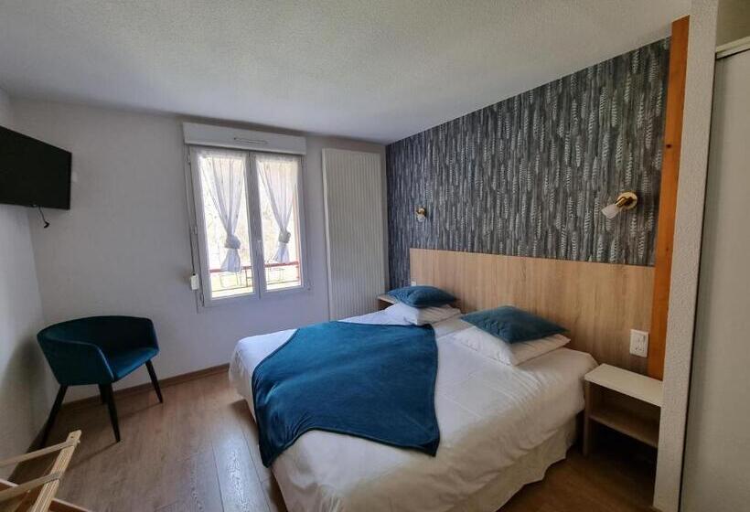 Номер Стандарт Вид на Сад, Logis Hôtel Restaurant De La Poste Et Spa De Montagne