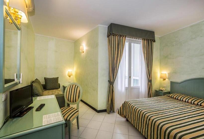 اتاق استاندارد سه تخته با بالکن, Riviera 3 Stelle Con Piscina Estiva Gratuita E Garage A Pagamento