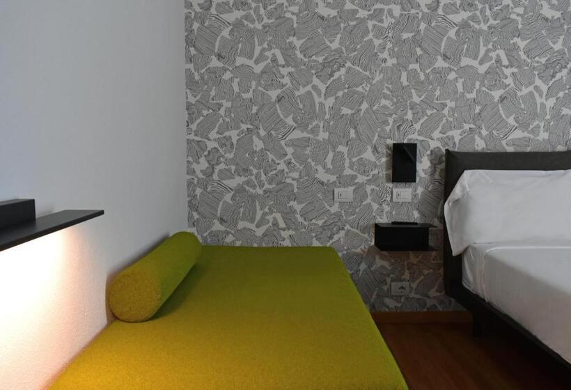 Quarto Triplo Estandar, Marolda