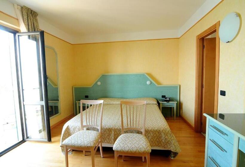 Студия Стандарт Вид на Море, Residence Mondial