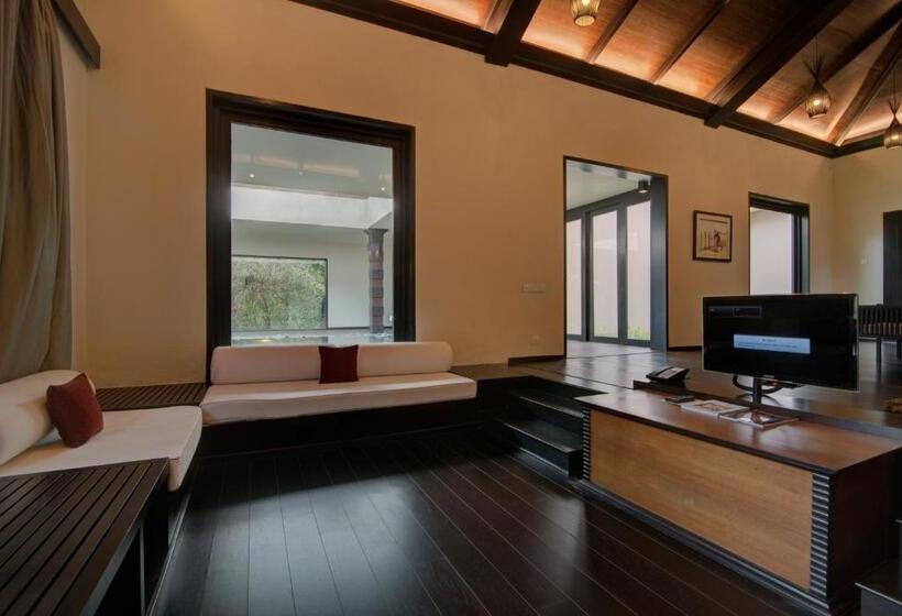 Вилла Deluxe 1 Спальня, Taj Madikeri Resort & Spa Coorg