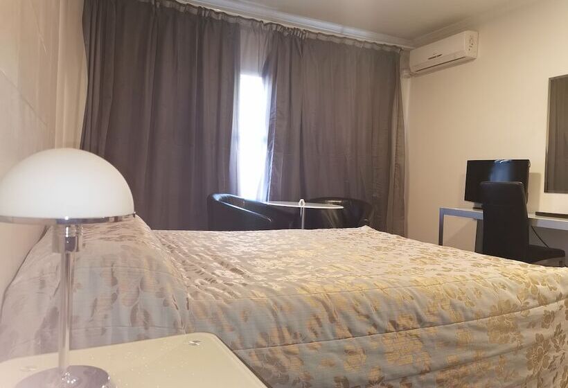 이그제큐티브 스튜디오, Amethyst Court Motor Lodge