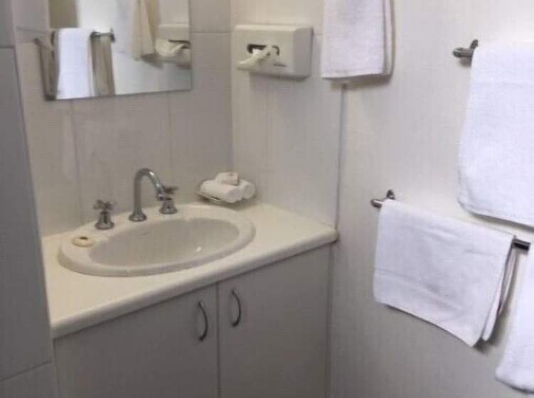 Номер Стандарт, Nicholas Royal Motel  No Pets Allowed