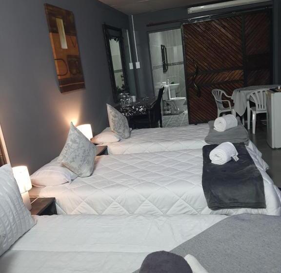 Люкс Повышенной Комфортности, Ay Jay S Guesthouse