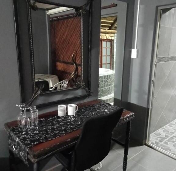 Люкс Повышенной Комфортности, Ay Jay S Guesthouse