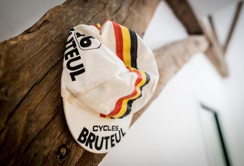 اتاق استاندارد, La Bicicleta Ravito