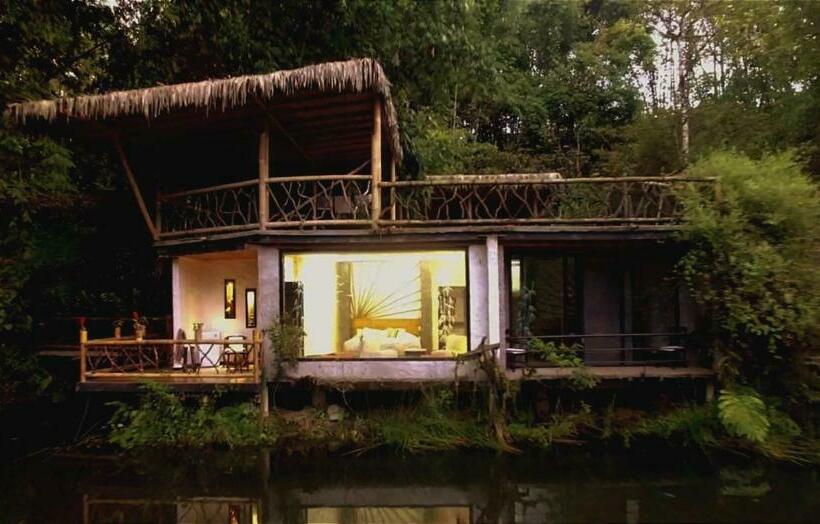Suite with lake view, Cantalarana, Antes Wikiri Lodge