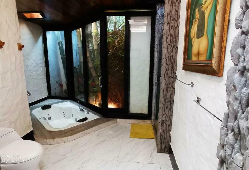 Suite with lake view, Cantalarana, Antes Wikiri Lodge