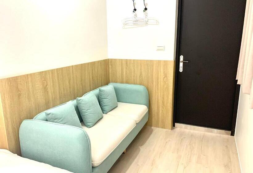 اتاق استاندارد چهار تخته, Jabez Homestay