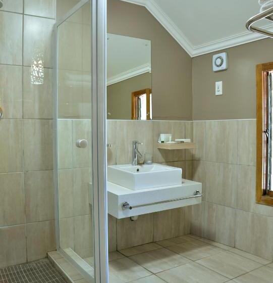 Quarto Estandar, Cresta Marang Gardens