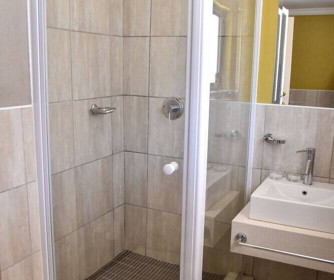 Quarto Deluxe, Cresta Marang Gardens