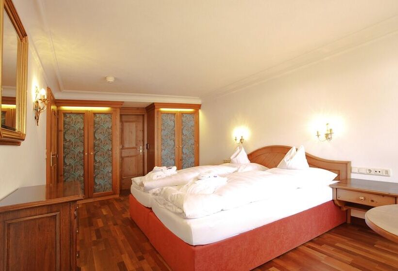 Family Suite, Hinterwies – Ski In / Lodge / Dine