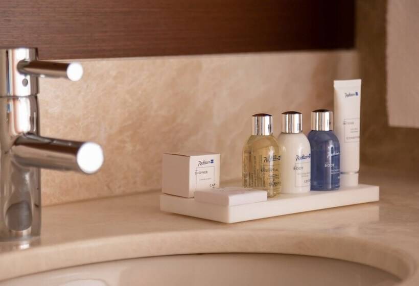 Семейный Номер Вид на Море, Radisson Blu Resort & Congress Centre Sochi
