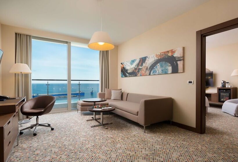 Семейный Номер Вид на Море, Radisson Blu Resort & Congress Centre Sochi