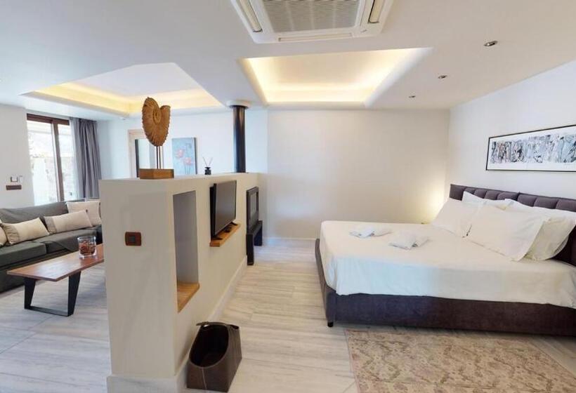 Люкс с гидромассажем, Valeni Boutique Hotel & Spa