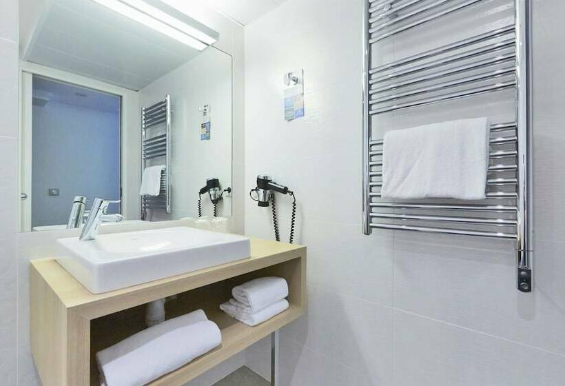 标准间, Kyriad Paris 18  Porte De Clignancourt  Montmartre