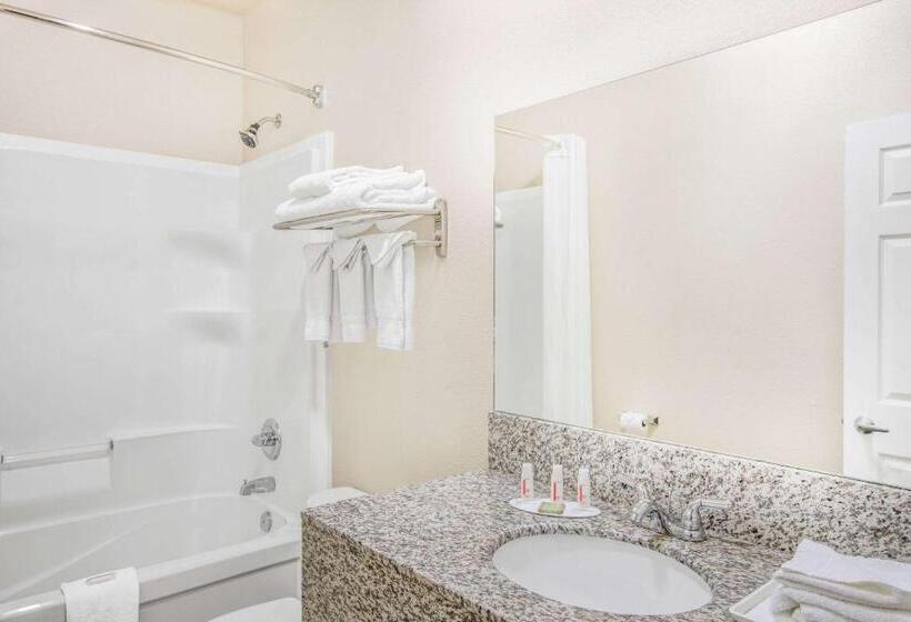 Номер Стандарт, High Point Inn & Suites Peace River