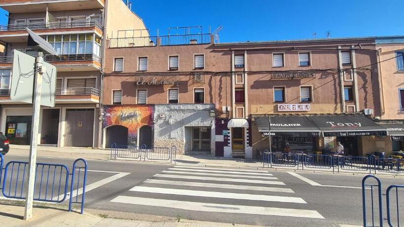 스탠다드 트리플 룸, Hostal El Molino