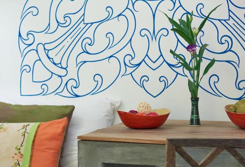 غرفة قياسية ثلاثية, Blue Lime
