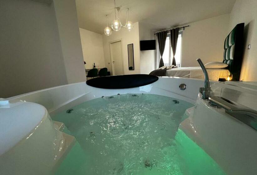 Люкс с гидромассажем, Habitat Luxury Suites