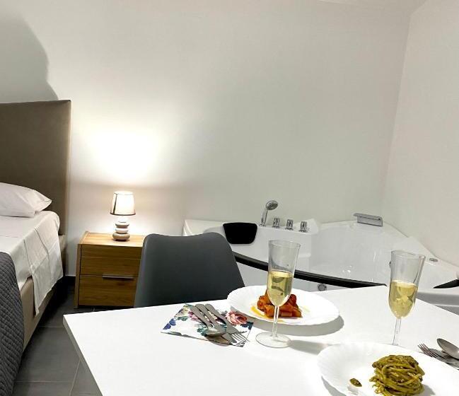 Люкс Кровать Кинг, Habitat Luxury Suites