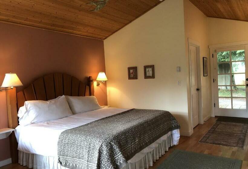 Люкс Deluxe Кровать Кинг, Lopez Farm Cottages & Tent Camping