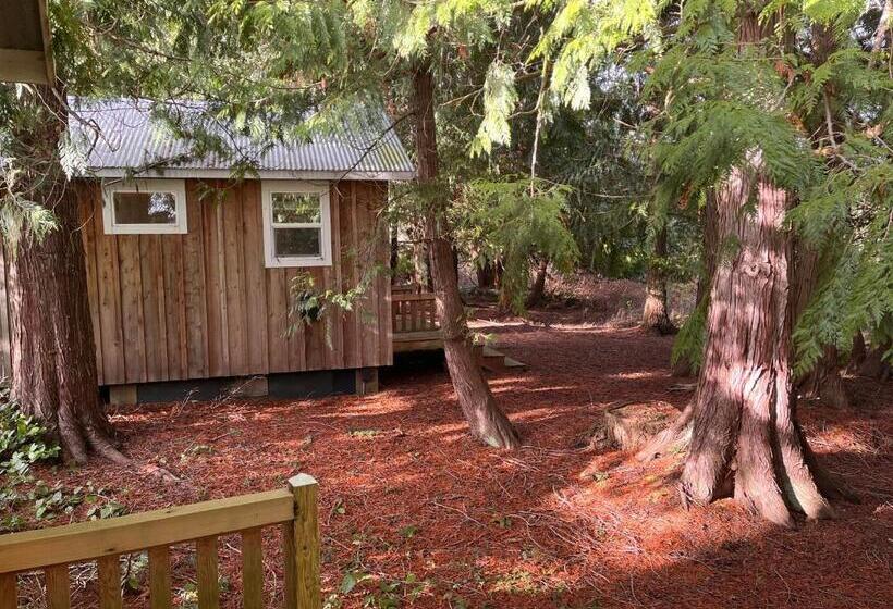 Люкс Повышенной Комфортности, Lopez Farm Cottages & Tent Camping