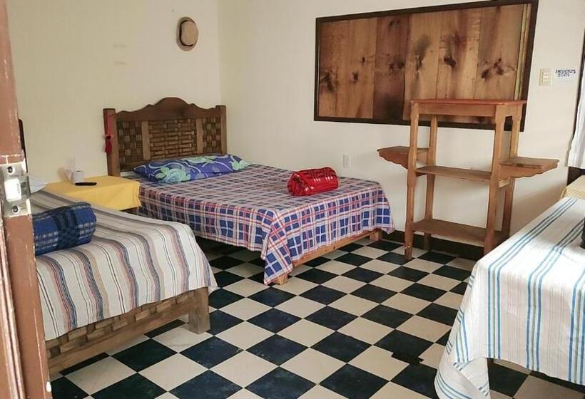 اتاق استاندارد سه نفره, El Hogar Del Viajero Hostel