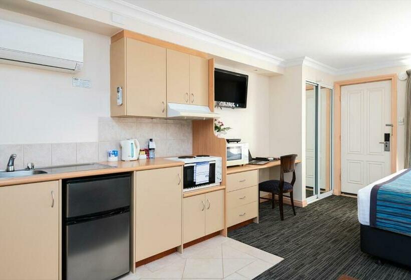스탠다드 스튜디오, Quest Yelverton Kalgoorlie
