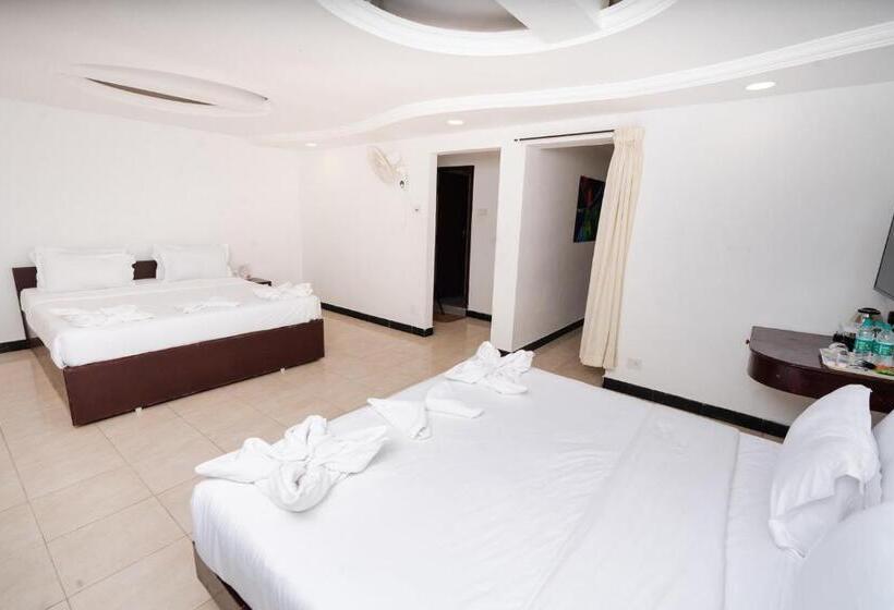 Люкс Повышенной Комфортности, Shelter Beach Resort