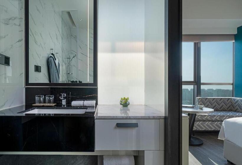 اتاق استاندارد با چشم‌انداز دریاچه, Hyatt Centric Lakeside Ningbo