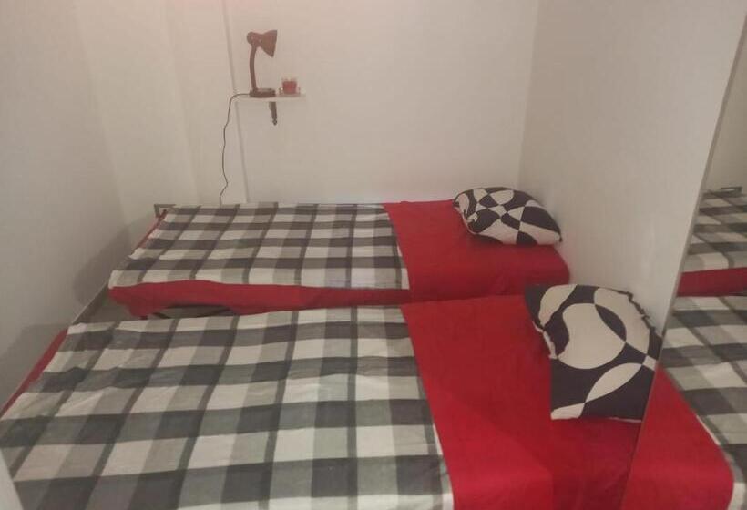 اتاق عادی یک تخته, Room In Historical City Centre With Private Bathroom