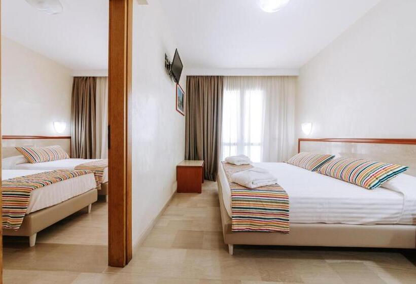 Четырехместный Номер Deluxe, Nicolaus Club La Giurlita