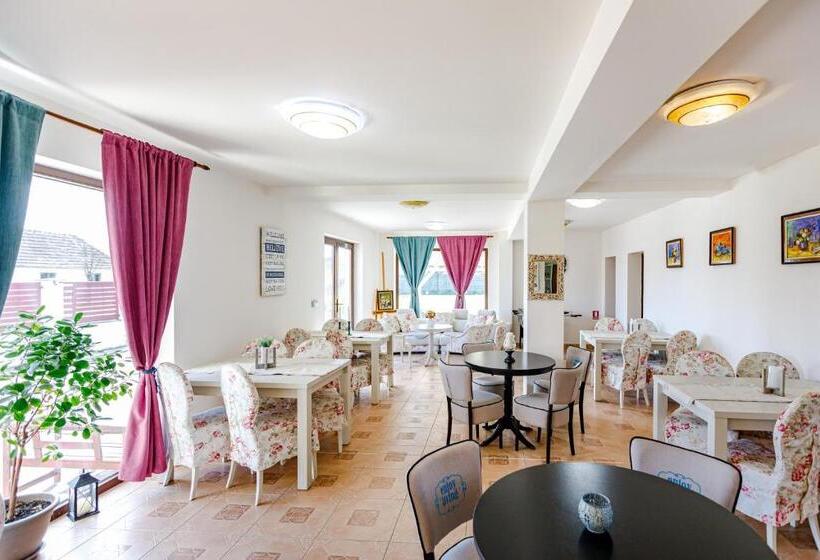 اتاق لوکس, Gasthaus Sacalaz